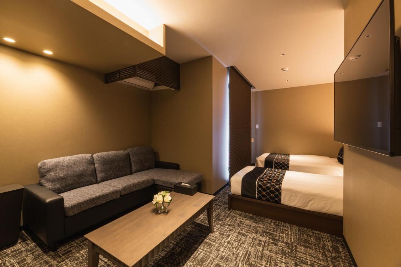 Aparthotel Grand Base Kagoshima Chuo Esterno foto